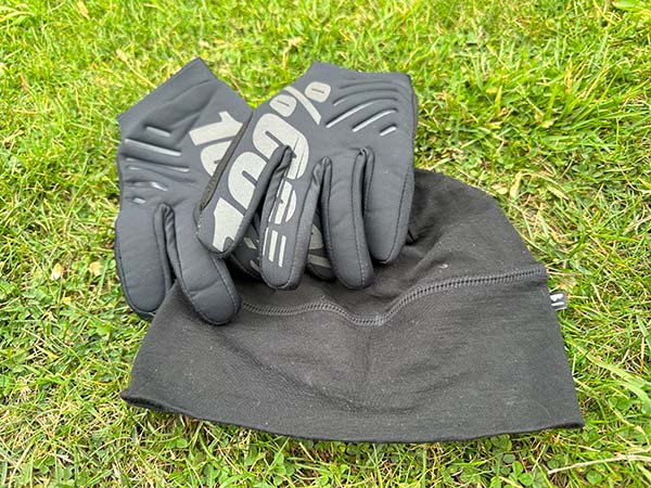Coach's gloves and beanie